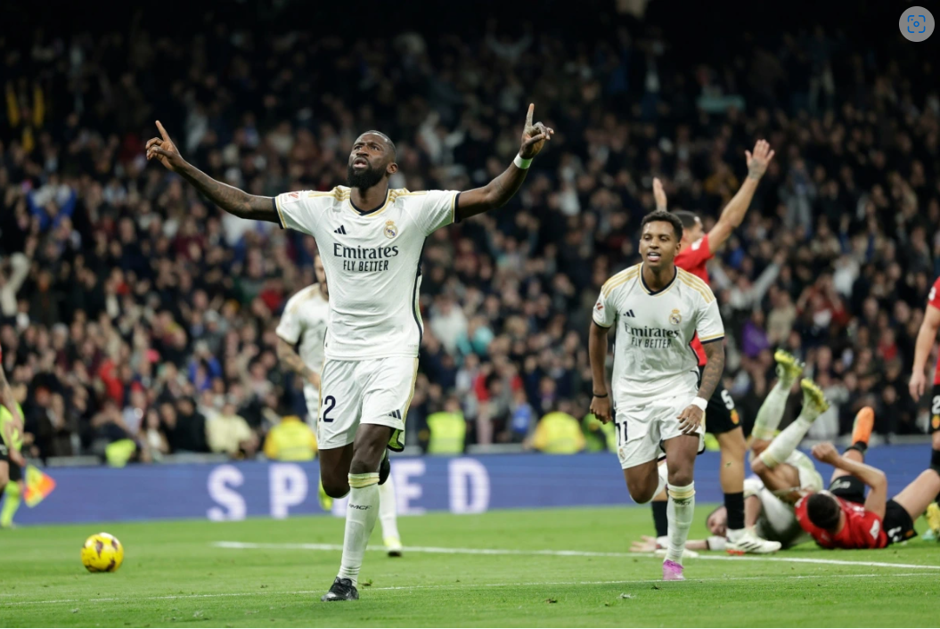 Kết quả Ngoại hạng Anh dưới kính lúp: Top 4 nóng lên sau từng vòng - Ảnh 2