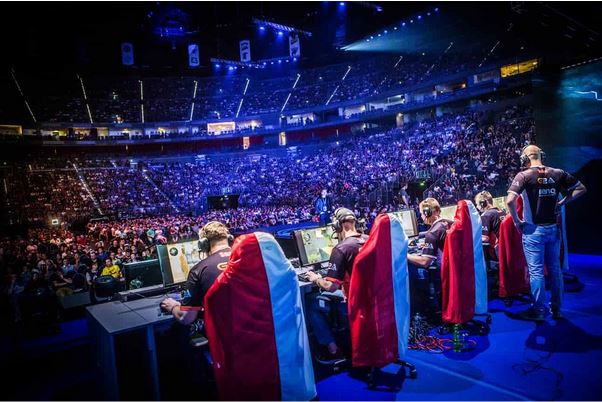 Thưởng thức cá cược mãn nhãn cùng esport 8DAY - Ảnh 1